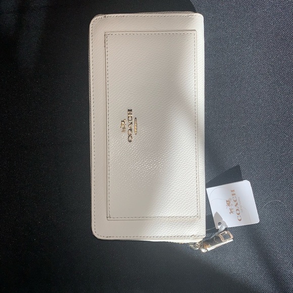 Coach Wallet - Picture 4 of 4